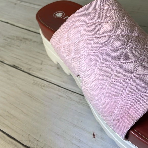 Nurture Roam Willow Knit Flatform Pink Slip-On Sandals. - Picture 13 of 13